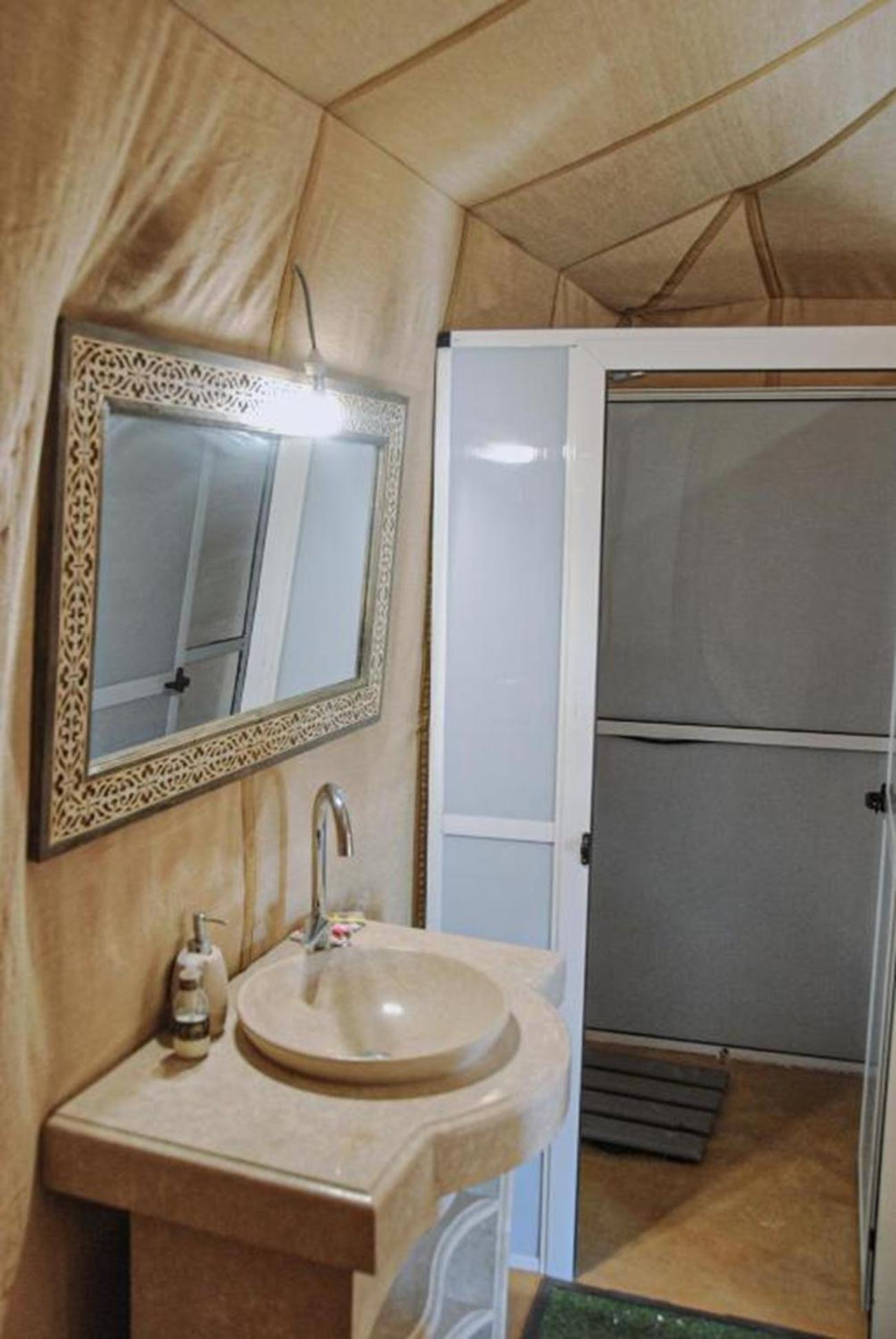 Camel Luxury Camp Bed and Breakfast Merzouga Exteriör bild