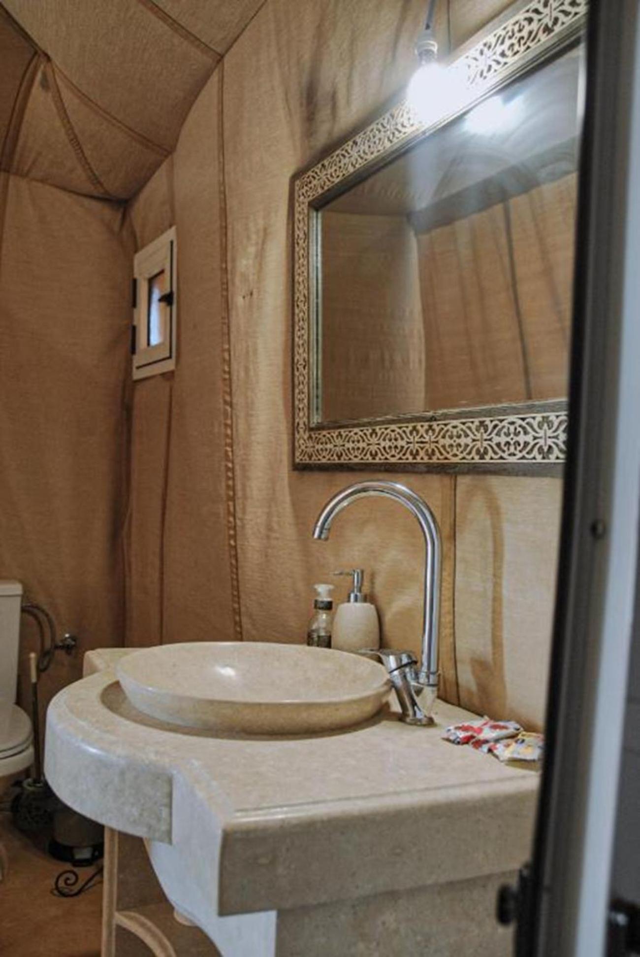 Camel Luxury Camp Bed and Breakfast Merzouga Exteriör bild